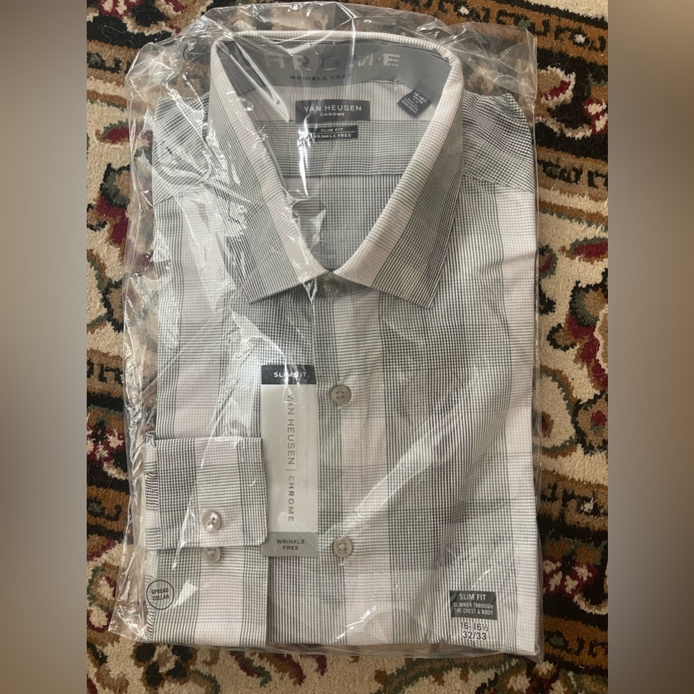 Van Heusen Slim Fit Wrinkle Free Chrome Button Down
